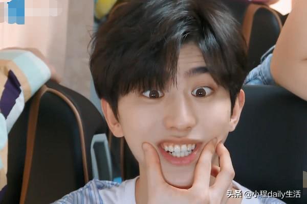 奔跑吧:蔡徐坤是真不知情?看到他斗鸡眼的表情,好像明白了点啥|电影工厂