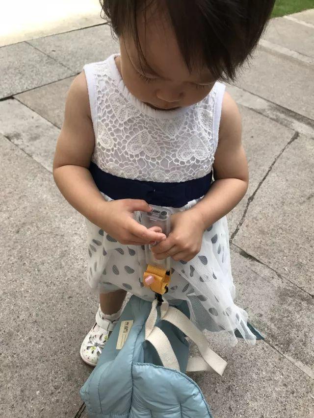 「超级宝妈」小蛛丝成功混入辣妈界轻松带娃