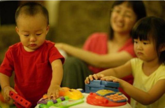 超级宝妈▲李玫瑾：生了男孩家庭，12岁前父母坚持这4个原则，孩子容易成才