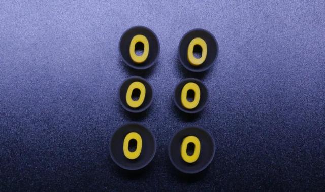 四百块钱做主动降噪，realme 真我黄开箱