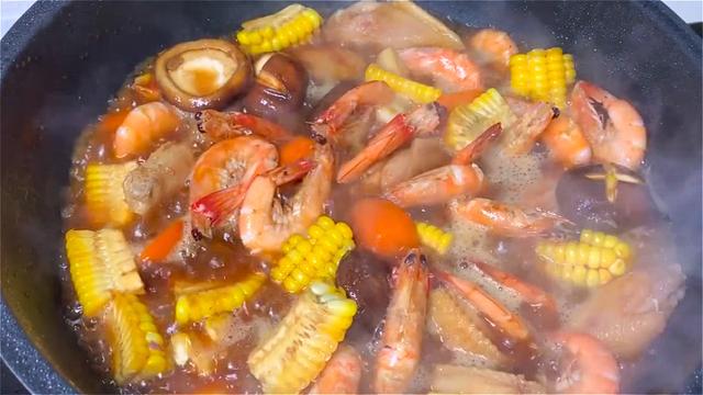 快元旦了，分享一道待客硬菜，有荤有素很豪华，香而不腻，真抢手