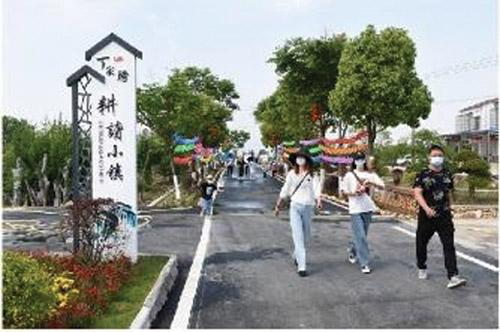 「消费日报网」旅游业呈现个性化、体验好、追求性价比趋势