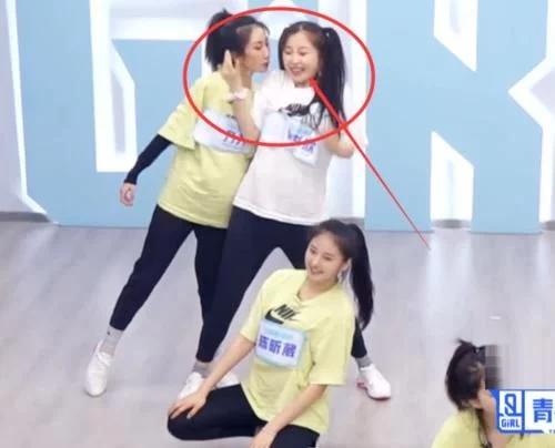 「资讯早知道」虞书欣吓唬上官喜爱，“欺压”勾雪莹，却被乃万治服帖