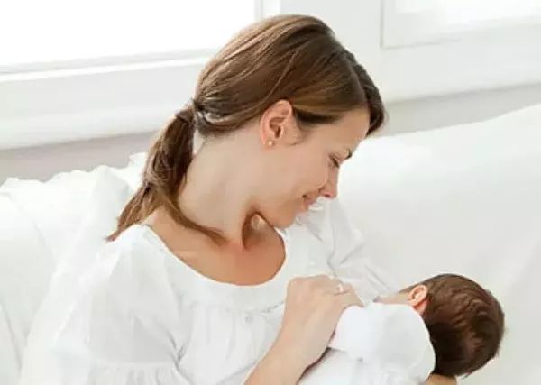 暖先生格调■宝妈产后腰背疼痛难忍，金牌月嫂用这6个小妙招，轻松缓解！