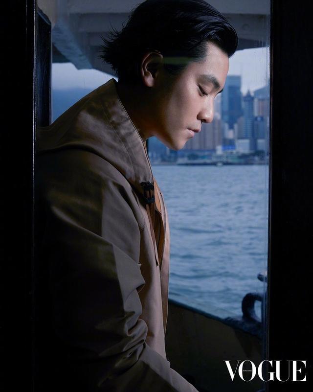 电影工厂|张艾嘉罕见与儿子王令尘同框 儿子获评神似彭于晏