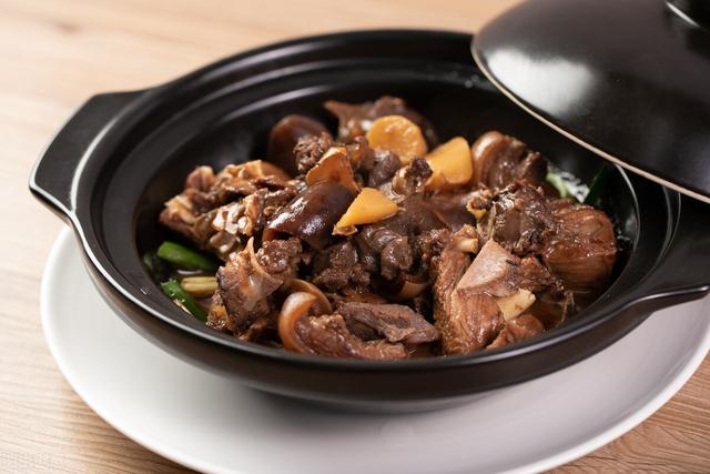 内行人买羊肉，特地挑选这5个部位，羊肉摊主：一看就知道是懂行