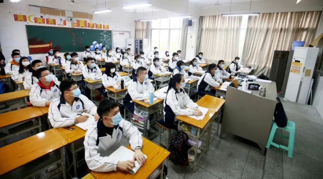 暖先生格调■晋江高三今日开学,全封闭式管理!附校内实况