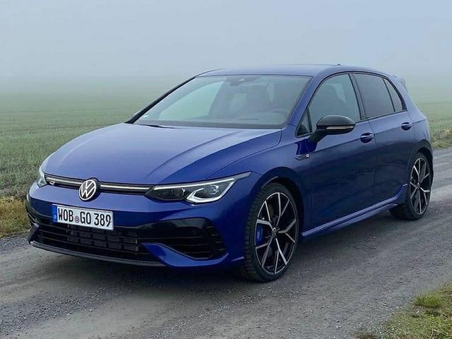 大众全新高尔夫R实拍！搭2.0T+7速双离合，配赛车桶椅，明年入华