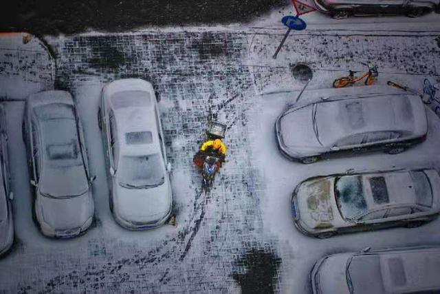 #经济日报#最高30万元特殊保障金，外卖骑手安全保障再升级