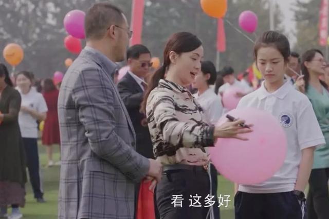 大眼睛的女孩|在孩子向父母发出这3个“信号”，尽量不要拒绝，会影响孩子发展