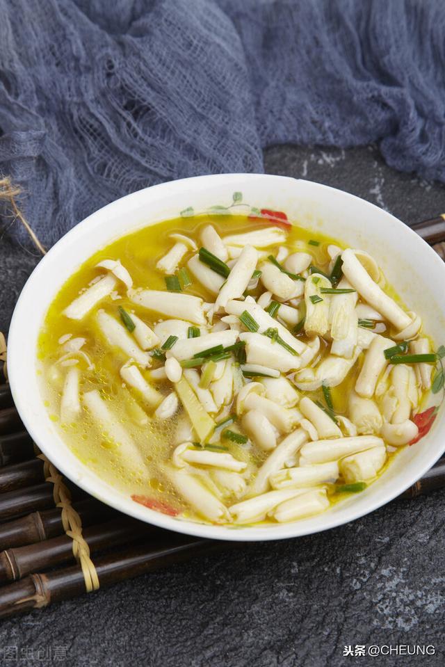 素炒白玉菇，鲜香美味还刮油，冬天超开胃的美味家常菜，做法简单