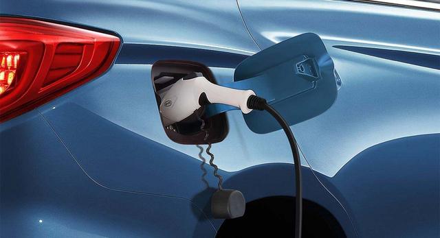 汽车新技术路线发布：2035年无纯燃油汽车，新能源超500万