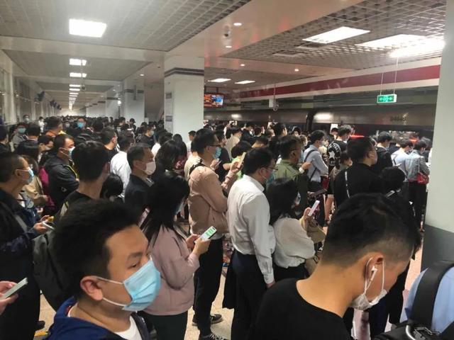 中国青年网地铁1号线王府井站受设备影响部分列车晚点,已处置完毕