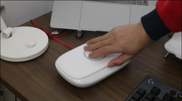 让iPhone12用着更放心，小伙入手神器：能充电，还能杀菌