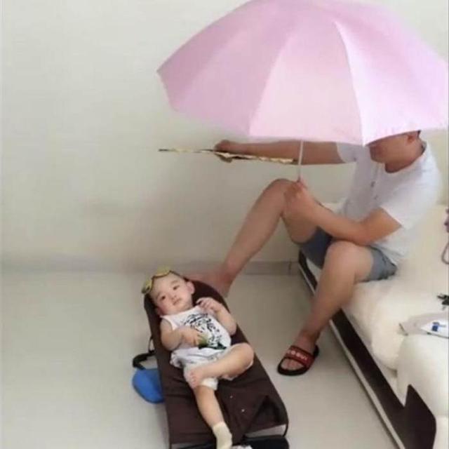 超级宝妈|宝妈出门买菜，“零经验”宝爸在家带娃，回家看到这一幕笑喷了