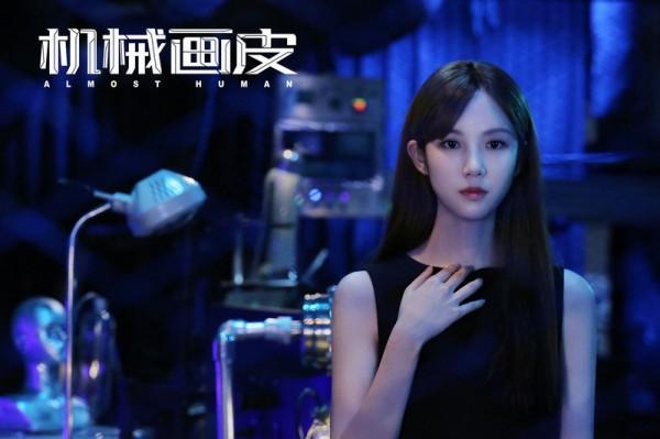 环球网|《机械画皮》曝“AI进化”制作特辑 科幻聊斋脑洞成真全揭秘