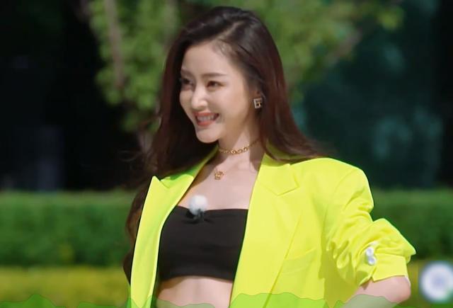 沐若清辰|张天爱变身“女王范”，郭麒麟被强撩，CP感未免太抢眼了吧