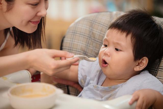 「你的育儿经」孩子吃饭不香？医生说可能和疾病有关，身边这个污染源也得警惕
