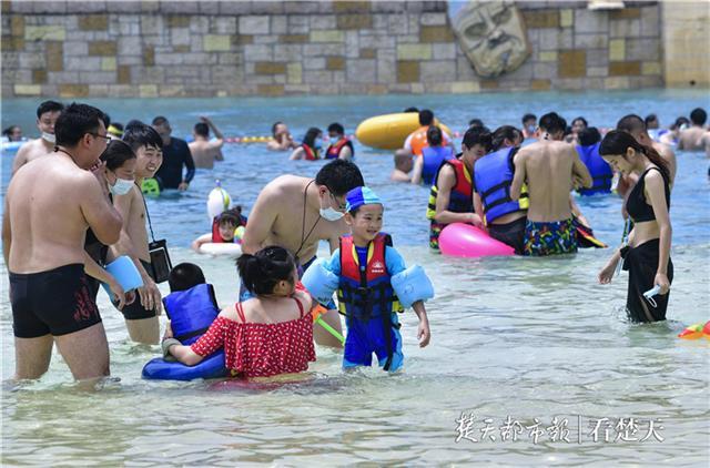 难免轻狂:湖北省文旅行业稳步复苏,多个景区致敬抗疫英雄