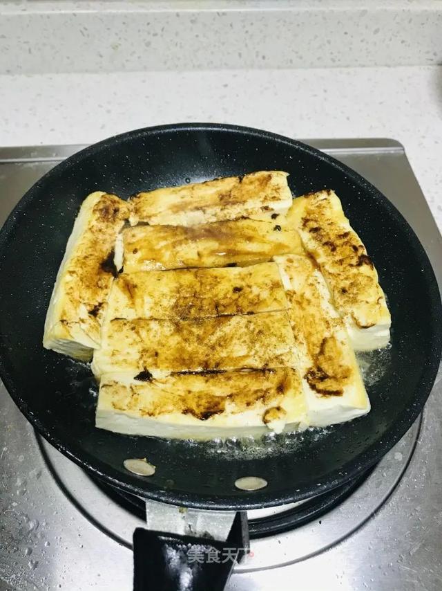 孜然豆腐：吃出烧烤味，好吃到停不了口！