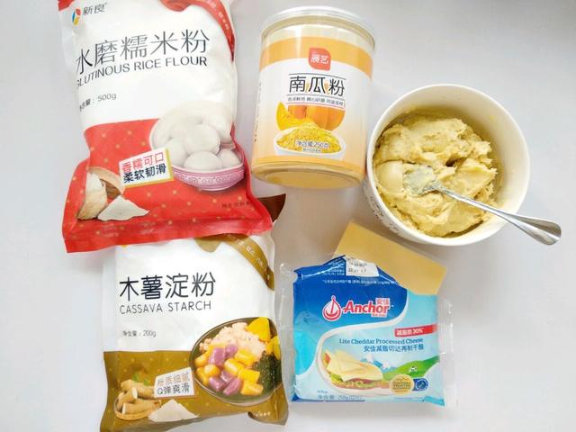 儿子就喜欢这个馅料的汤圆，Q弹软糯，馅料十足，一口一个真过瘾