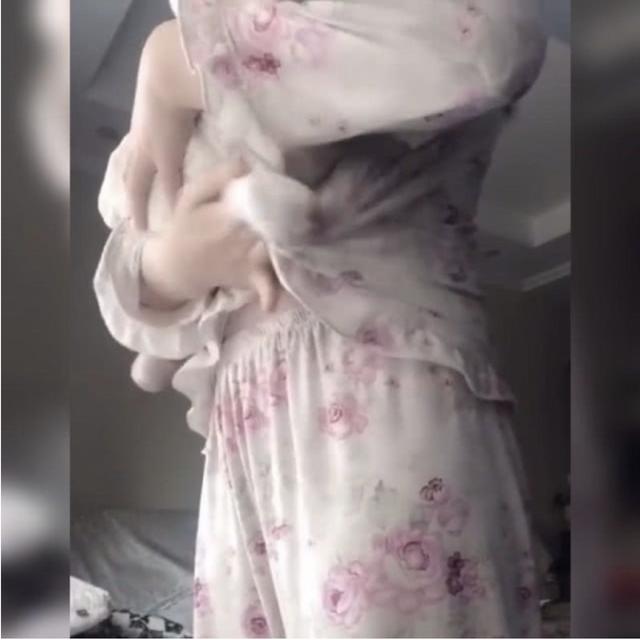 【超级宝妈】妈妈抱娃的一个小动作火了,你懂这个动作吗?