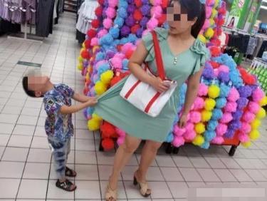 「你的育儿经」"人贩子爸爸"火了,商场捂住孩子眼睛狂奔,路人:差点就报警了