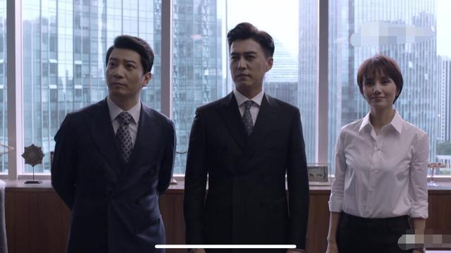 多拉不懂A梦|43岁靳东人设崩塌？曾和江珊“母子恋”引热议，今装文化人被吐槽