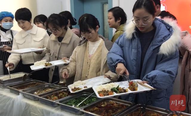 大餐出炉！华西全羊宴，羊肉汤是“标配”