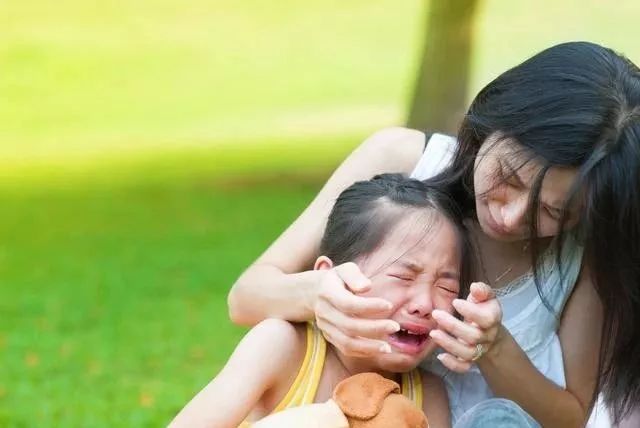 「暖先生格调」李玫瑾教授:教育孩子最大的问题,是该管的时候不管,不该管的时候开始管