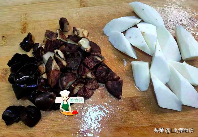 炖鸡肉时，多加“这三样”食材，鲜香营养，炖一锅大人孩子都爱吃