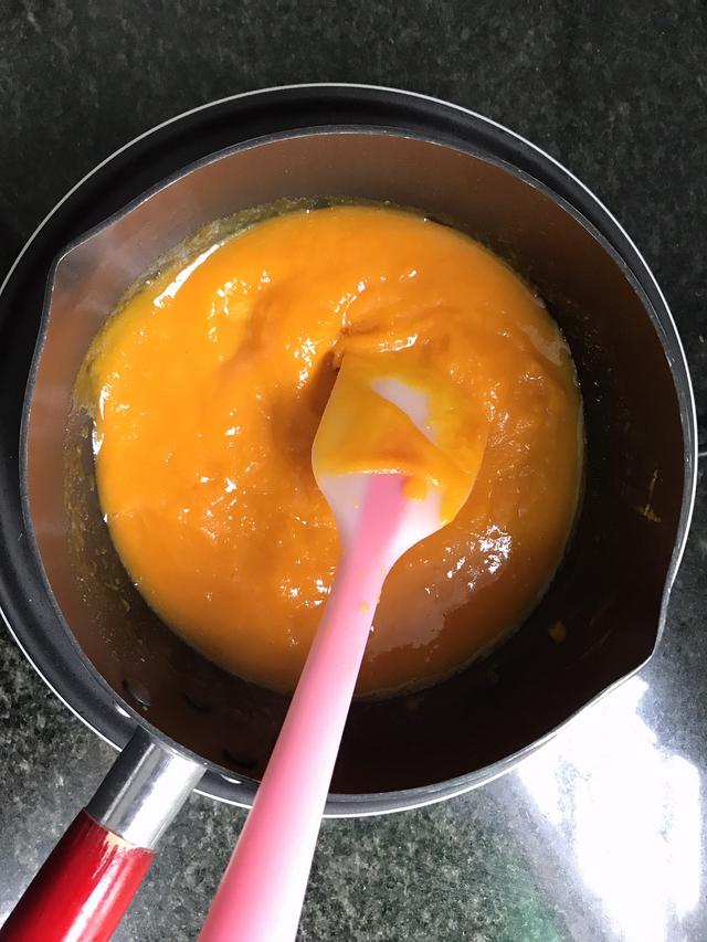 奶油南瓜浓汤：典型的西餐吃法，味道确实不错