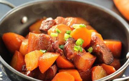 小鹃精选家常菜 胡萝卜怎么做会更营养 烧肉 炖汤 清