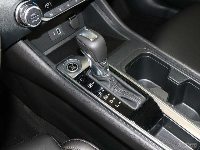 ѡ����B�����ǽ������ڣ���˵����XL������һ����
