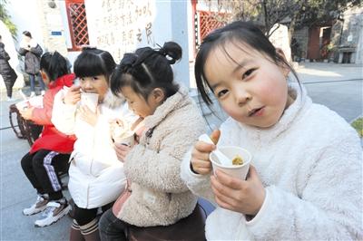 千人饺子宴、中医名家义诊、仲景文化经典朗诵，医圣祠里 过了个有文化味的娇耳节