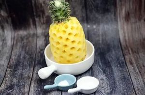 It's Wrong to Use Cold Salt Water to Eat Pineapple! Fruit Vendors Tell You the Correct Way, No Wonder Pineapple is Delicious