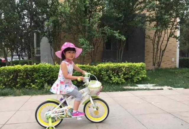 超级宝妈▲宝宝比大人更需要防晒！这3点教会宝妈，如何度过一个安心的夏季