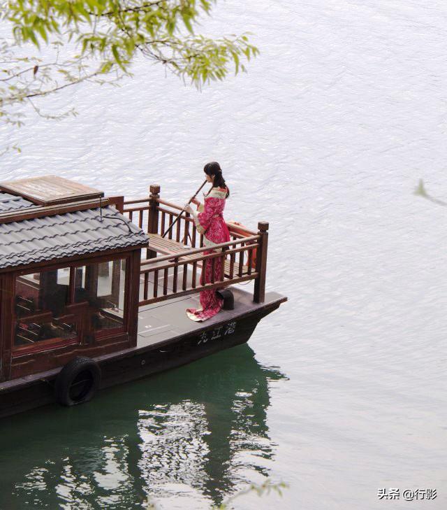「旅行百事通」江西庐山下藏着中国版小马尔代夫，住水上小木屋，看春花满山遍野