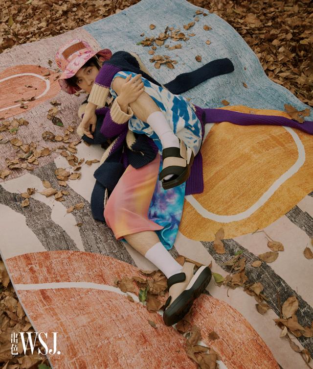 董子健杂志大片 再现中世纪油画质感新华网客户端