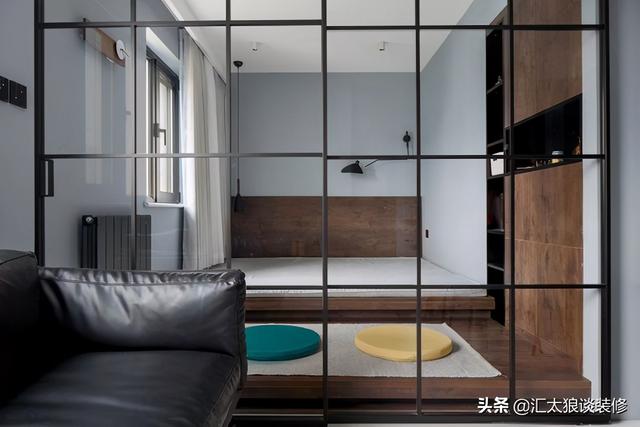 47㎡小户型，客餐厨卫样样全，还有俩卧室和衣帽间，这设计我服