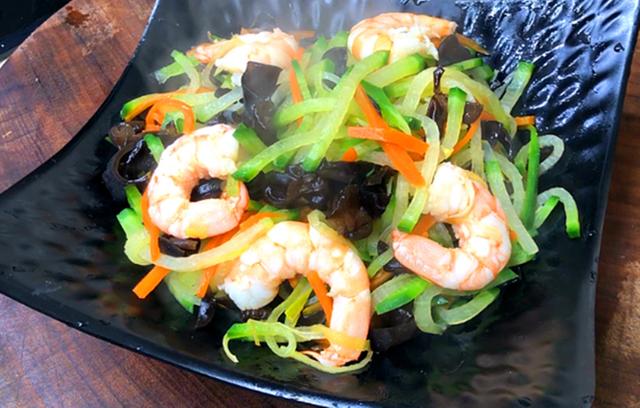 天冷了，萝卜和它是绝配，炒一炒，鲜香味美营养高，不懂吃可惜了