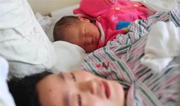 月儿弯|分娩结束后,这些“羞涩”事老公愿意亲自做,说明你没嫁错,恭喜