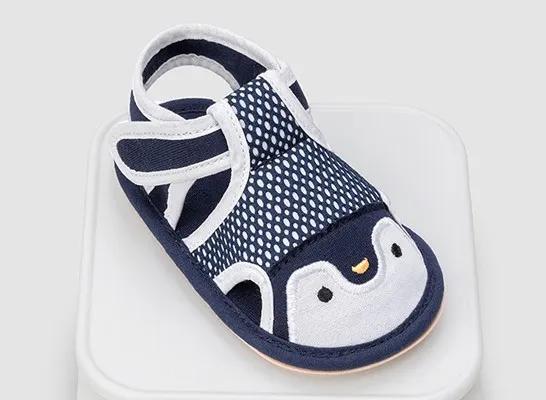 你的育儿经|孩子凉鞋别乱买！这3种影响发育还危险，你家娃还在穿吗？