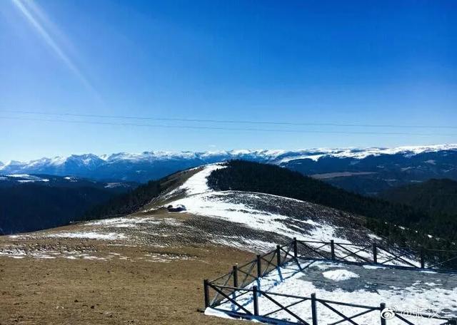 #游河山#微博网友拍摄的稻城亚丁,简直太美了