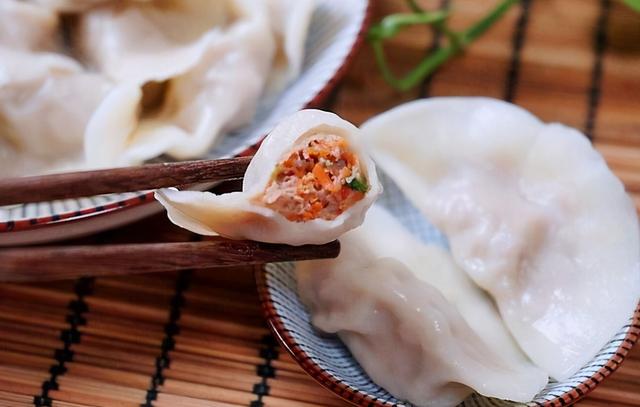做羊肉馅饺子，牢记3个小技巧，饺子肉香十足，不怕膻味大
