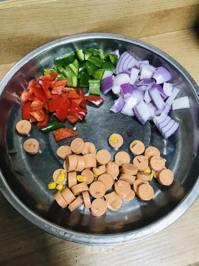 自制家庭版披萨，真材实料，好吃又健康！一点不比餐厅卖的差