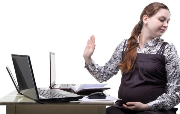 「超级宝妈」孕妇坚持上班没关系，但有一些注意事项要重视起来，不要因小失大
