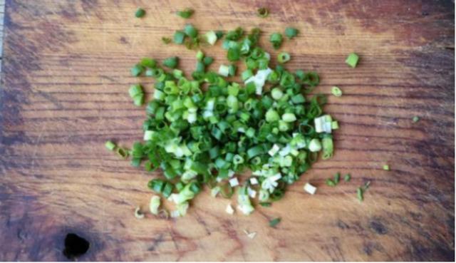 腐乳味的葱香饼，味道好吃，这才是真香