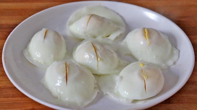 荷包蛋学会这样做，天天吃都不腻，营养下饭又解馋，实在太香了