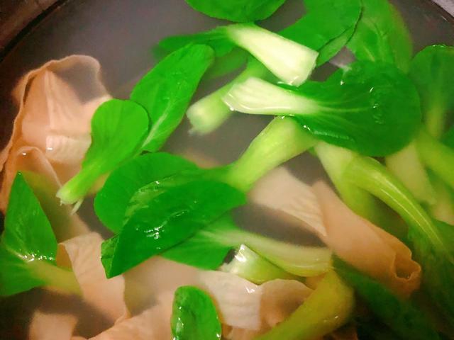 在家自制酸辣粉，简单方便，安全放心无添加，味道不比外面差